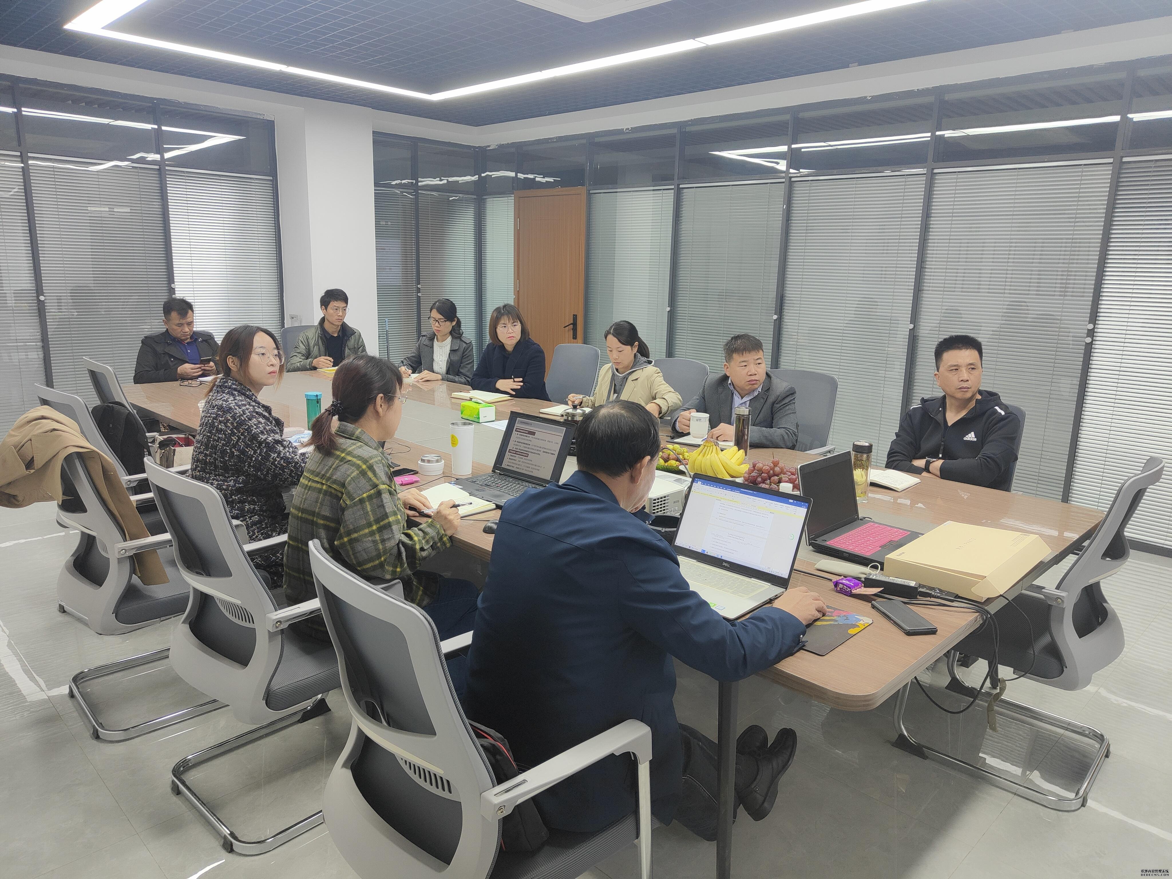 高潮H跪趴扩张调教男男视频