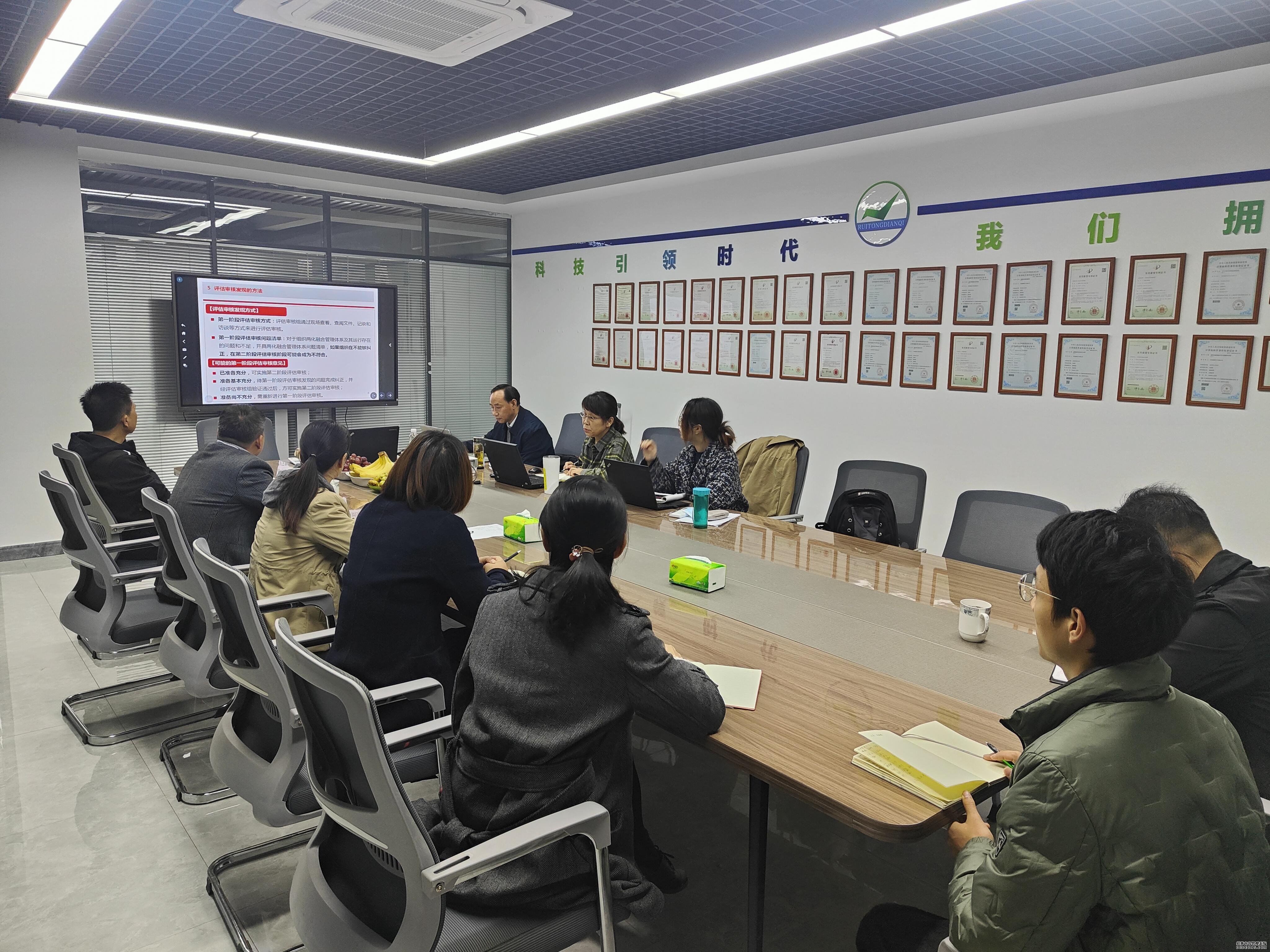 高潮H跪趴扩张调教男男视频