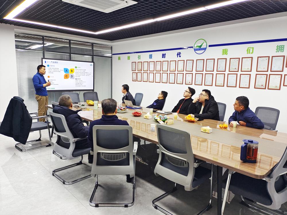 高潮H跪趴扩张调教男男视频