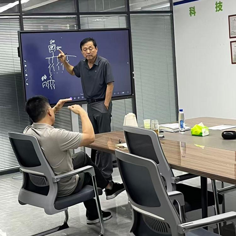 高潮H跪趴扩张调教男男视频
