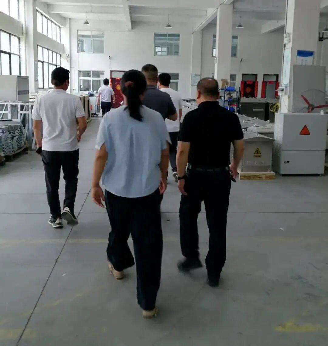 高潮H跪趴扩张调教男男视频